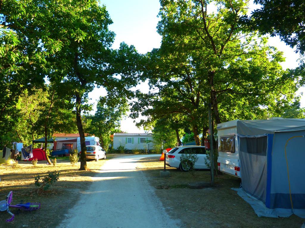 Camping La Maurie Foulerot Buitenkant foto