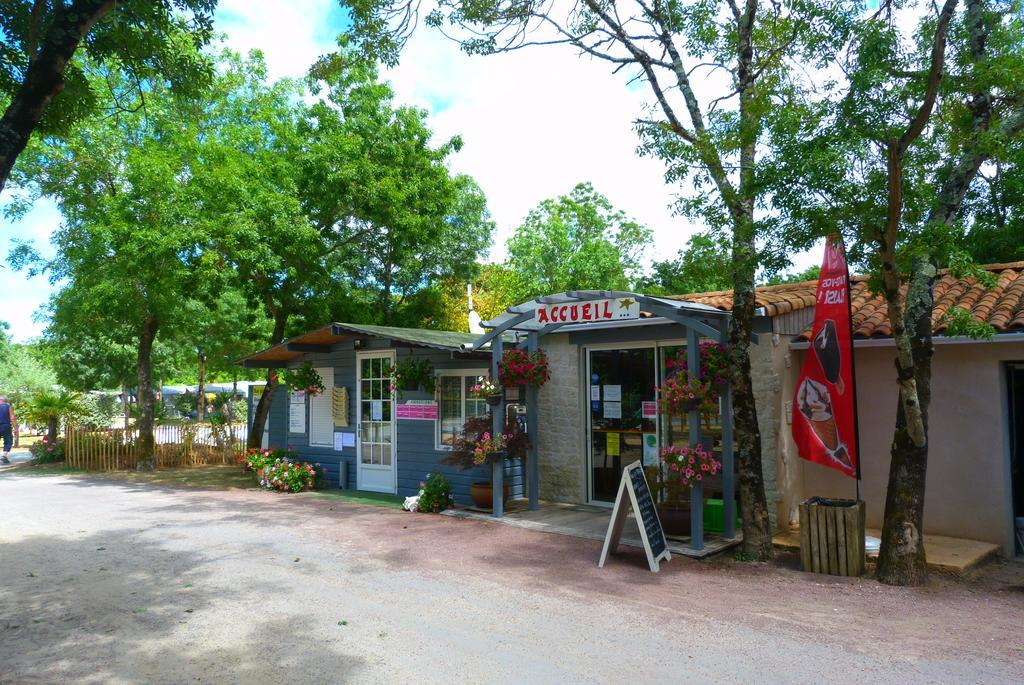 Camping La Maurie Foulerot Buitenkant foto